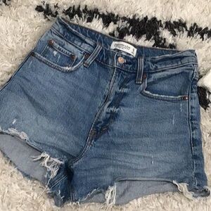 Abercrombie & Fitch The 90’s cutoff short high rise 26/2
